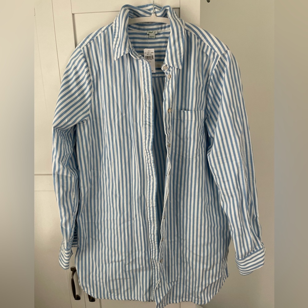 Aerie blue striped oversized button up shirt Size Small never worn with tags